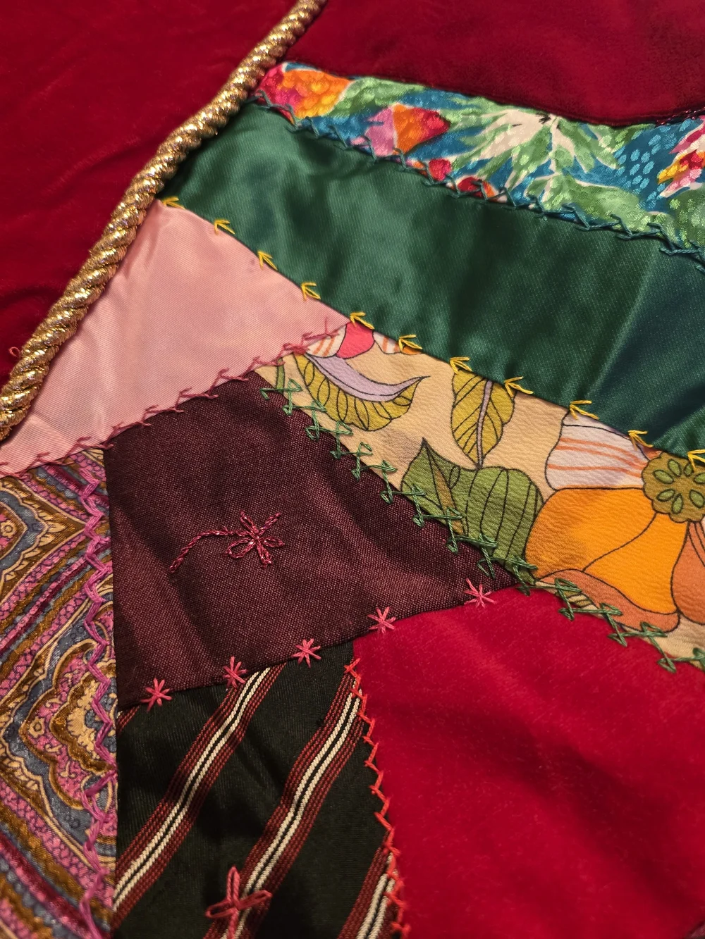 Vibrant Red Patchwork Quilt - Multicolor Block Design